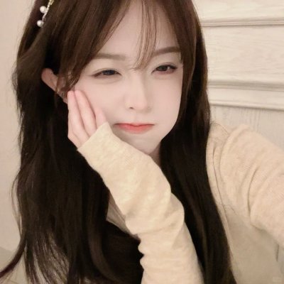 红衣小女孩